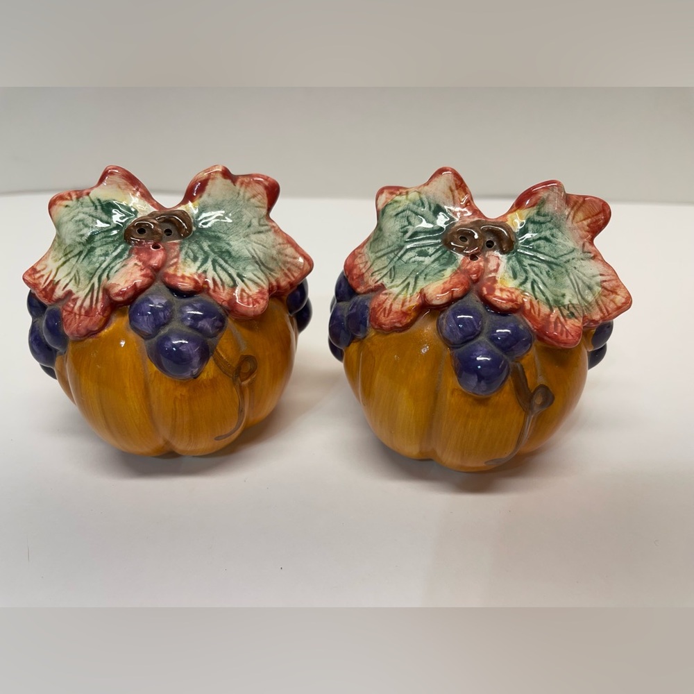 Vtg. Long Rich Harvest Vegetable Salt, Pepper Set